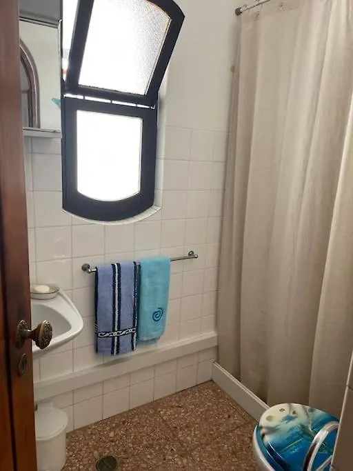 Moradia Em Olhos D'Agua Villa Olhos de Agua  Holiday home