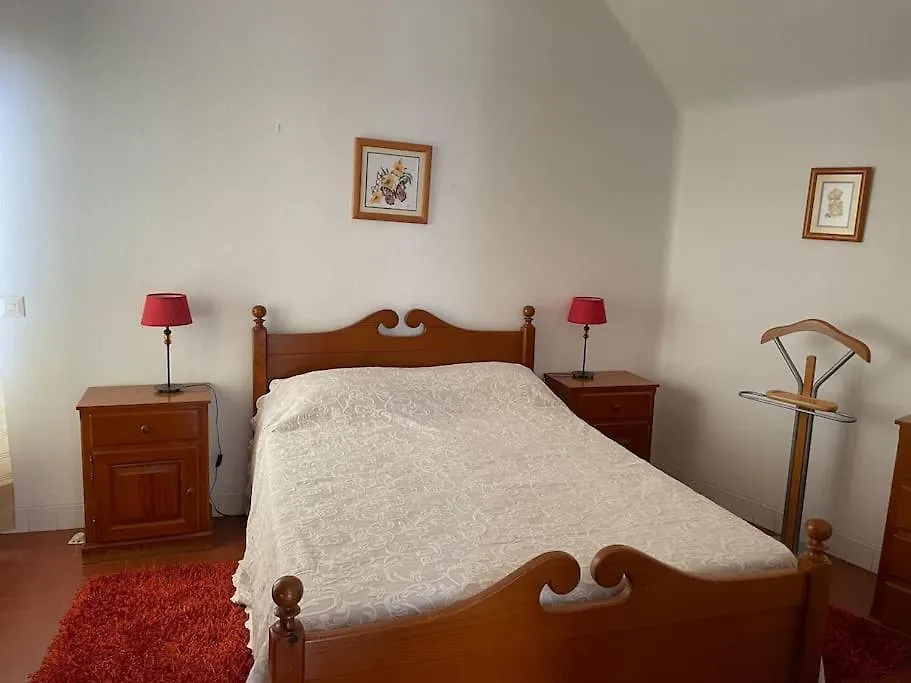 Moradia Em Olhos D'Agua Villa Olhos de Agua  Holiday home